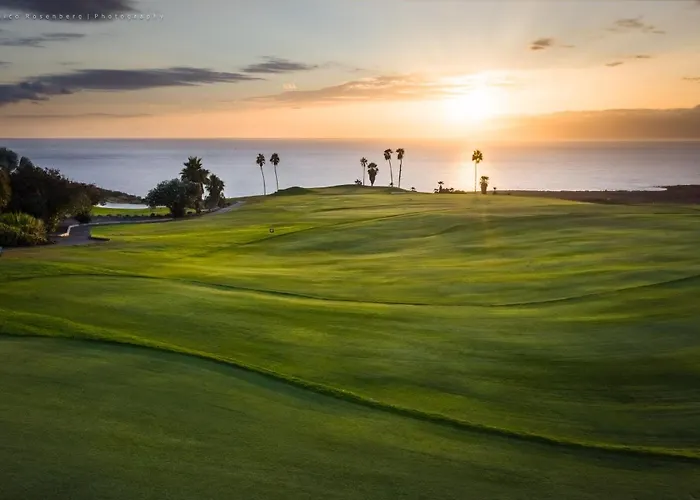 Semesterbostad House With A Tropical Garden *