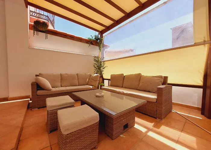 Semesterbostad House With A Tropical Garden