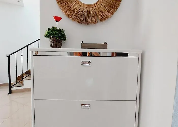 Semesterbostad House With A Tropical Garden