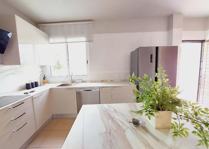 House With A Tropical Garden Semesterbostad *