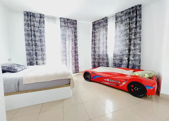 Semesterbostad House With A Tropical Garden Costa Adeje (Tenerife)