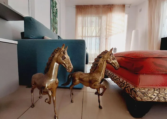 Semesterbostad House With A Tropical Garden *