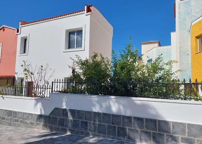 House With A Tropical Garden Semesterbostad *