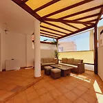 House With A Tropical Garden Hébergement de vacances