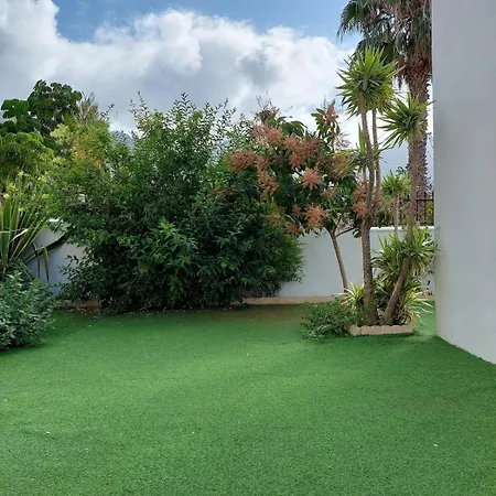 Nyaraló House With A Tropical Garden