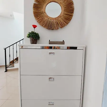 Nyaraló House With A Tropical Garden