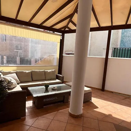House With A Tropical Garden Holiday home *