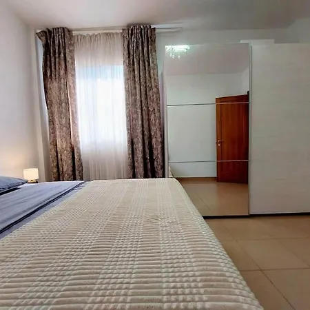 Сasa de vacaciones House With A Tropical Garden