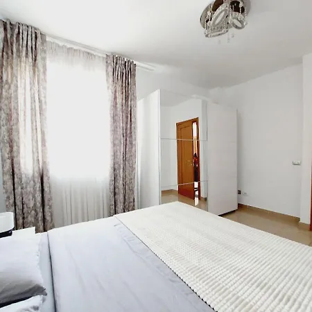 Сasa de vacaciones House With A Tropical Garden