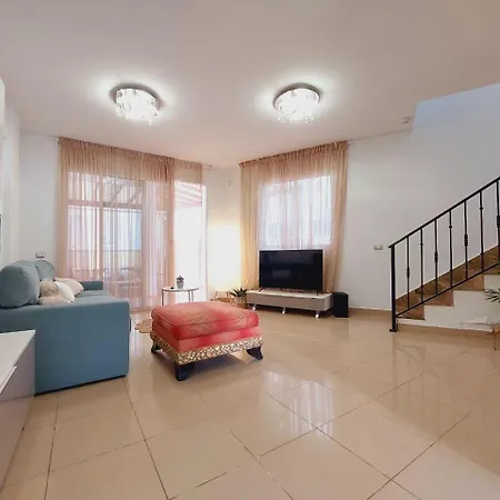 Hébergement de vacances House With A Tropical Garden