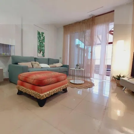 House With A Tropical Garden *